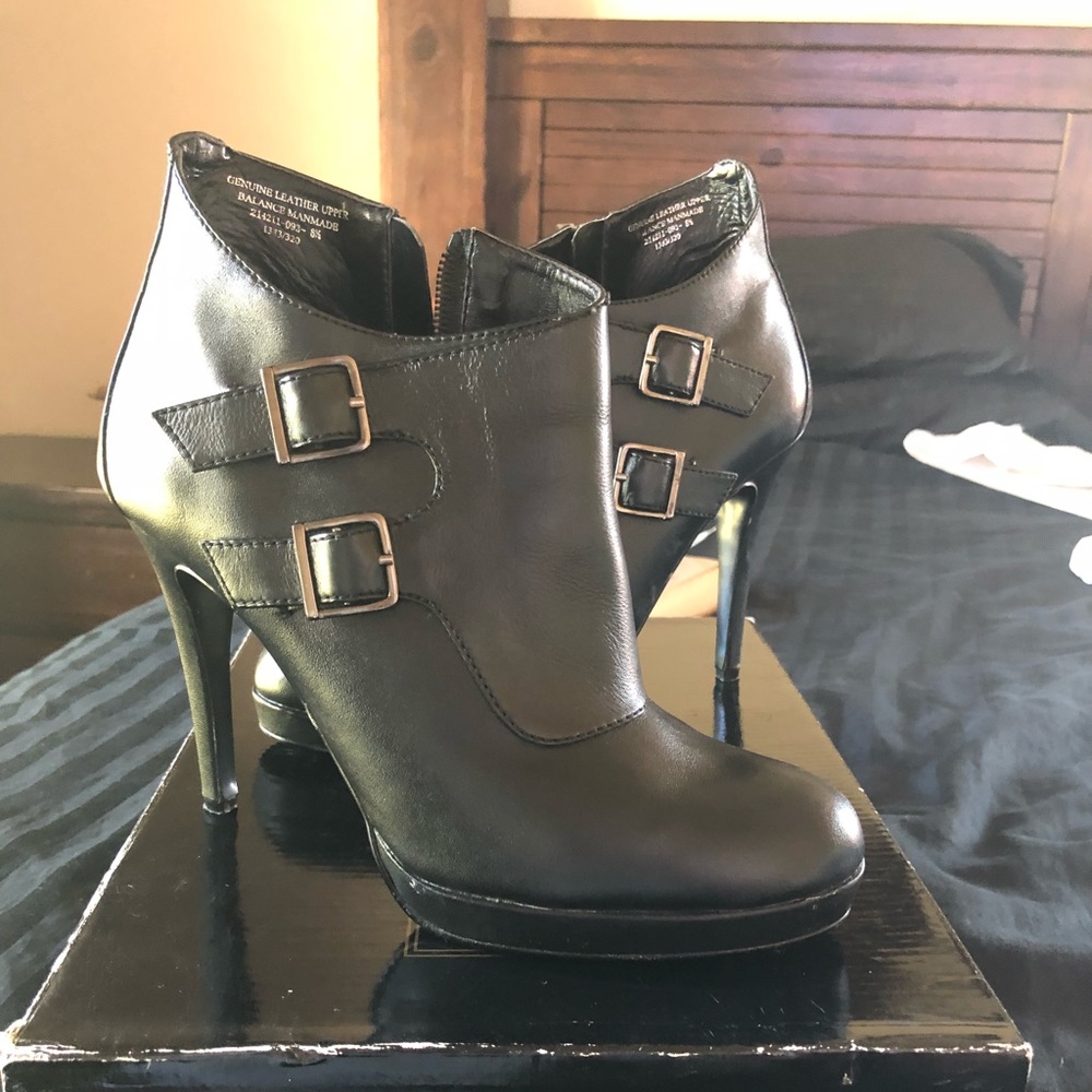Victoria’s Secret- Colin Stuart black ankle boots